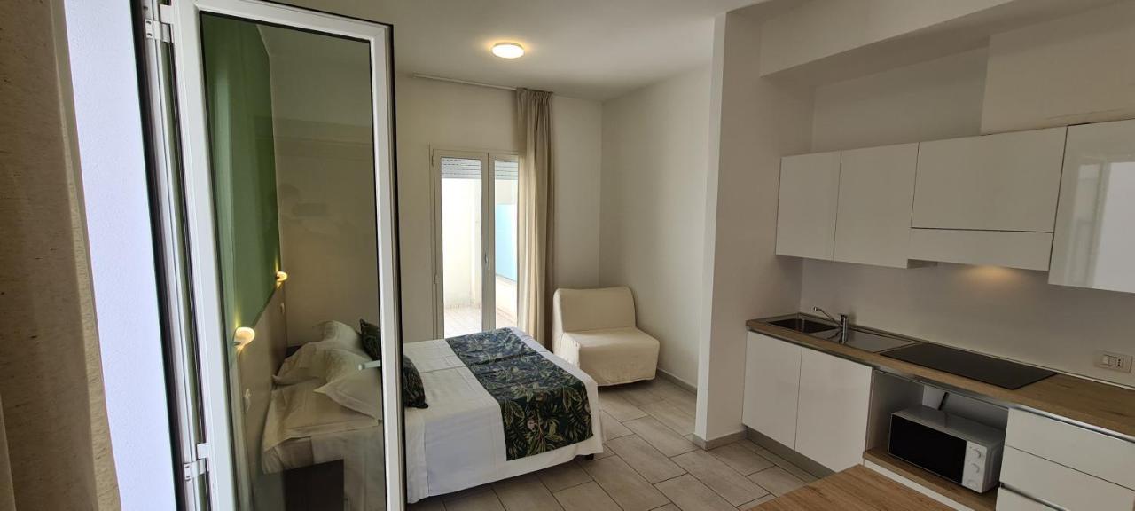 Rubino Apartments A 100Metri Dal Mare Riccione Exterior foto
