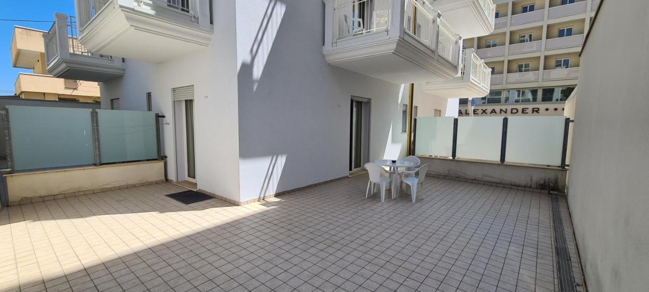 Rubino Apartments A 100Metri Dal Mare Riccione Exterior foto