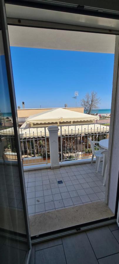 Rubino Apartments A 100Metri Dal Mare Riccione Exterior foto