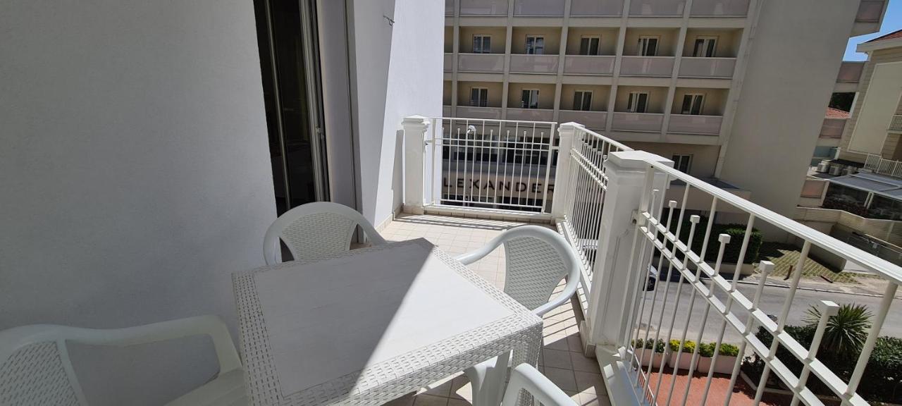 Rubino Apartments A 100Metri Dal Mare Riccione Exterior foto