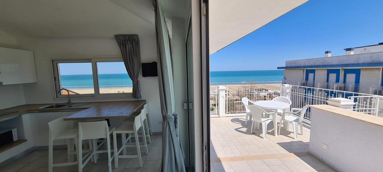 Rubino Apartments A 100Metri Dal Mare Riccione Exterior foto