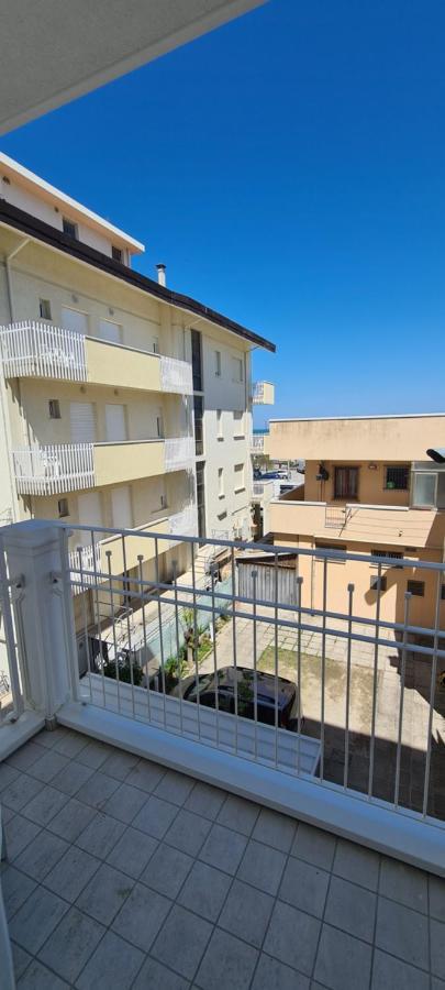Rubino Apartments A 100Metri Dal Mare Riccione Exterior foto