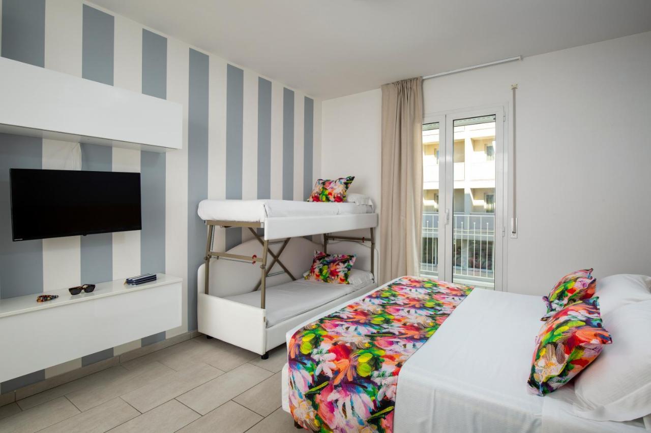 Rubino Apartments A 100Metri Dal Mare Riccione Exterior foto