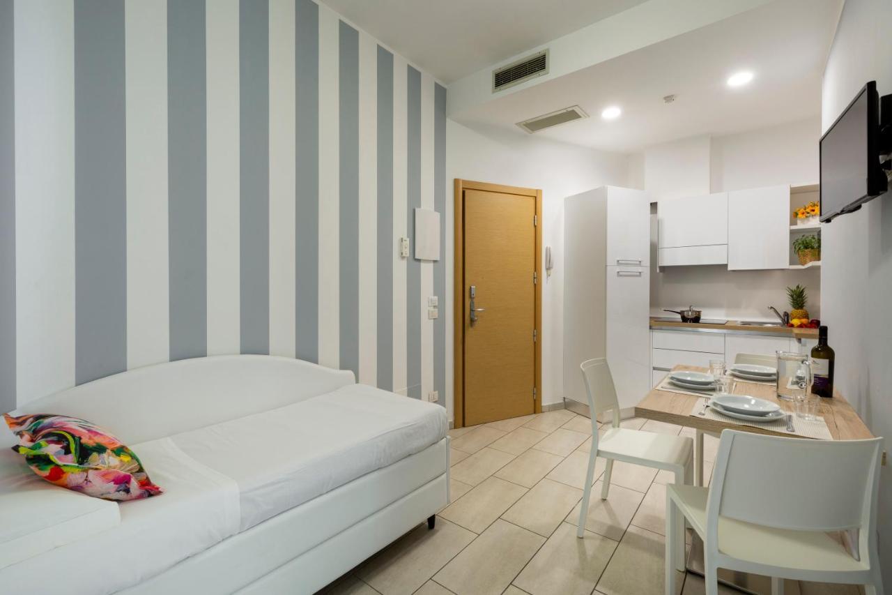 Rubino Apartments A 100Metri Dal Mare Riccione Exterior foto