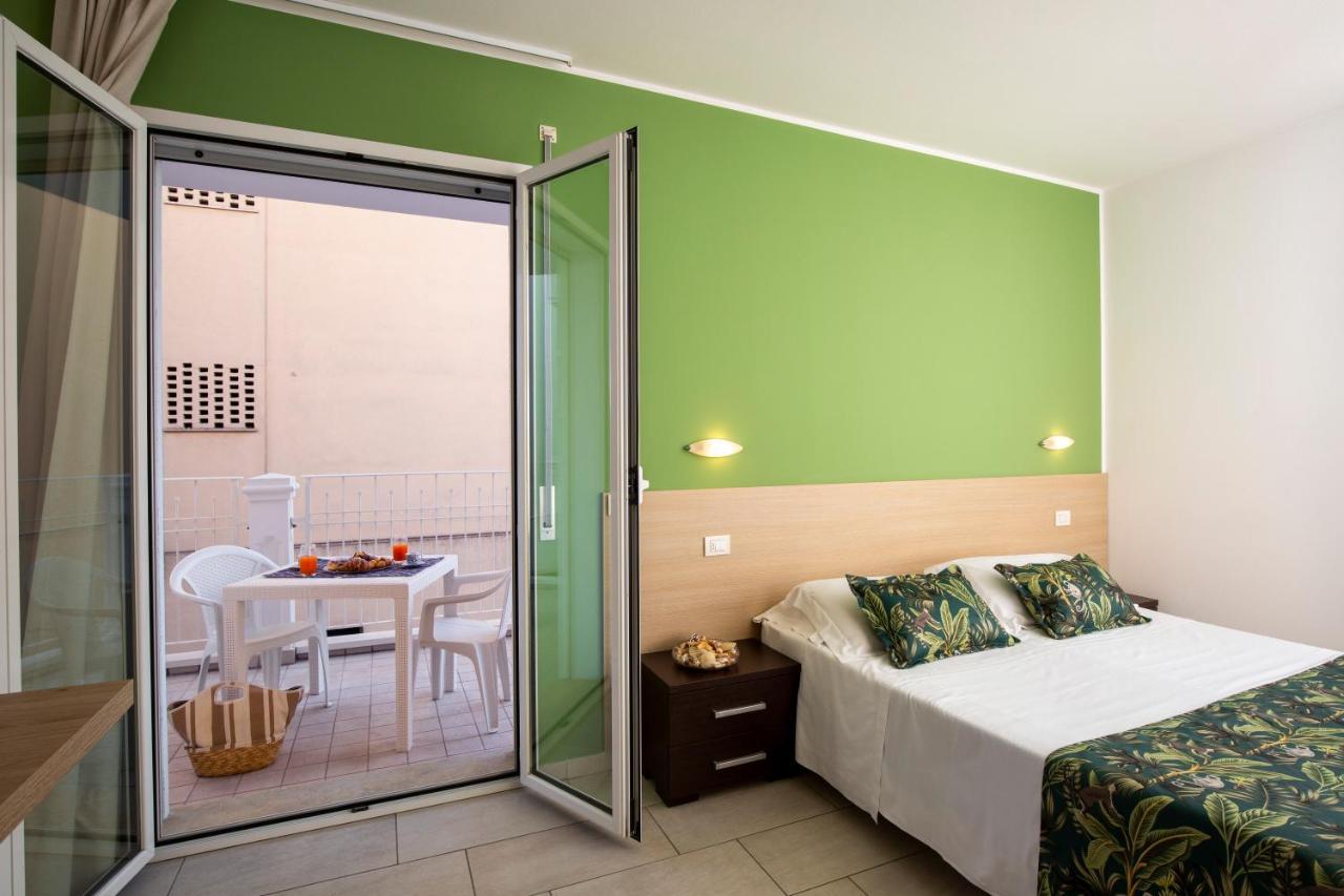 Rubino Apartments A 100Metri Dal Mare Riccione Exterior foto