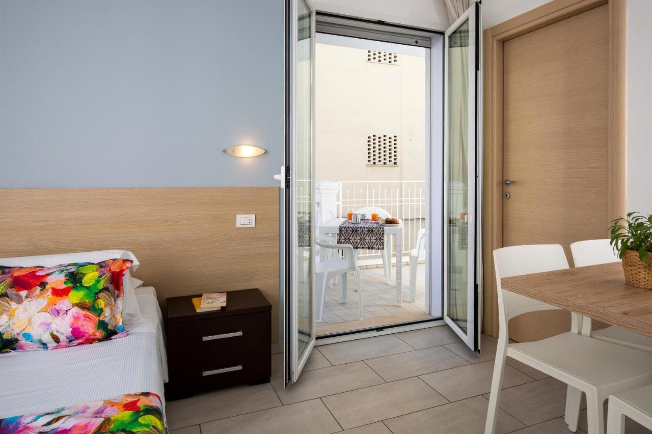 Rubino Apartments A 100Metri Dal Mare Riccione Exterior foto
